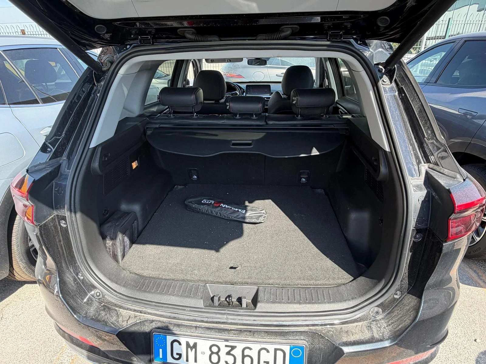 Dr DR6 1.5 T LPG 155hp* 56000km* ПАНОРАМА* LED* КОЖА* ПОД, снимка 16 - Автомобили и джипове - 56002510