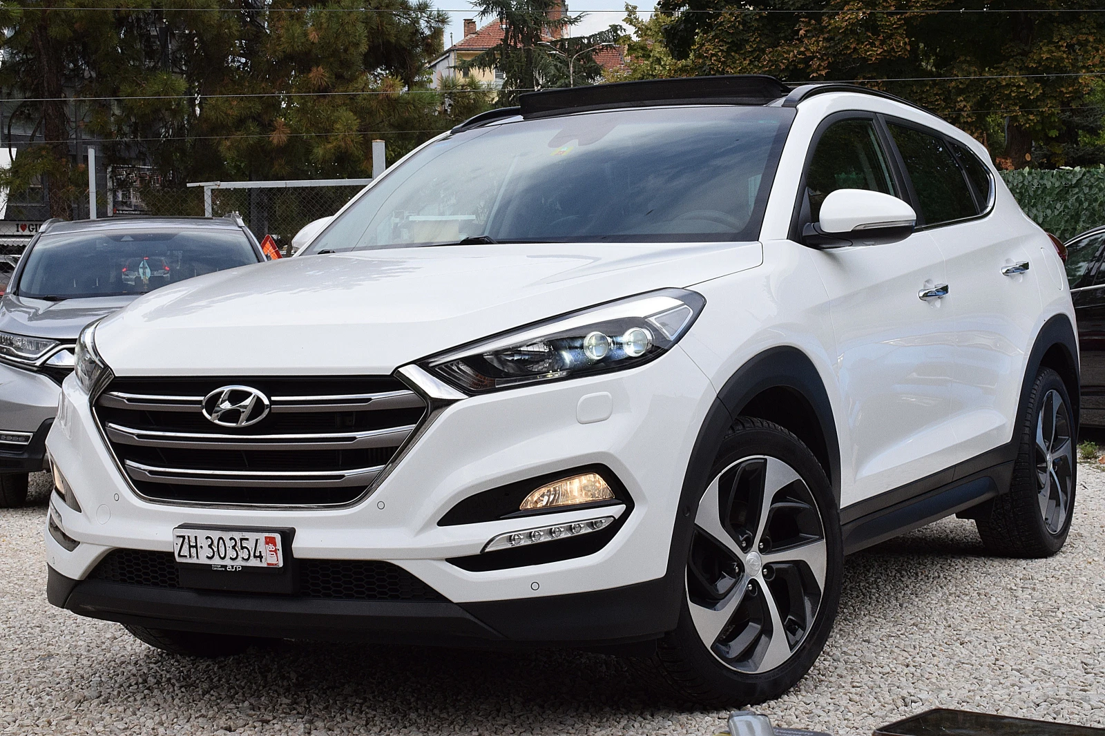 Hyundai Tucson 2.0ШВЕЙЦАРИЯ/VERTEX/4x4/АВТОМАТИК/ОБДУХВАНЕ/КАМЕРА
