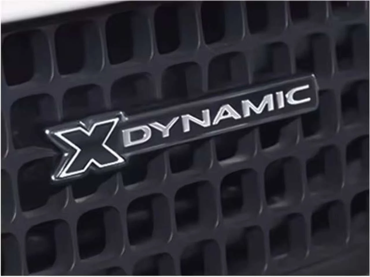 Land Rover Defender P400 X-Dynamic+ Loaded, снимка 8 - Автомобили и джипове - 56528749