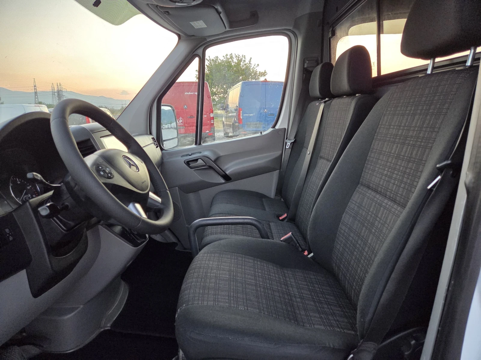 Mercedes-Benz Sprinter 316 CDI, LED ФАРОВЕ, Климатик, Нави, Автомат - изображение 9