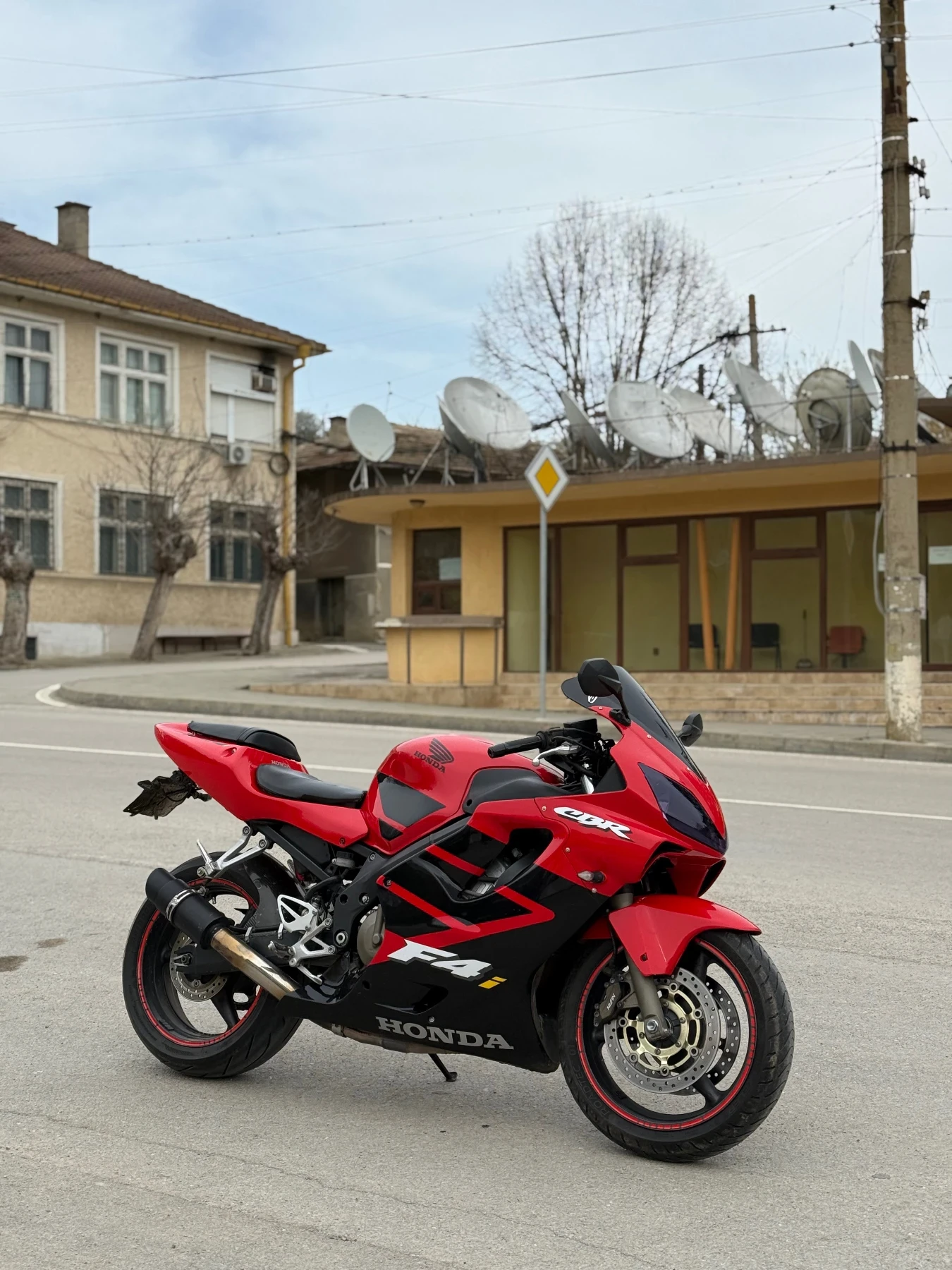 Honda Cbr f4i sport, снимка 3 - Мотоциклети и мототехника - 54347704