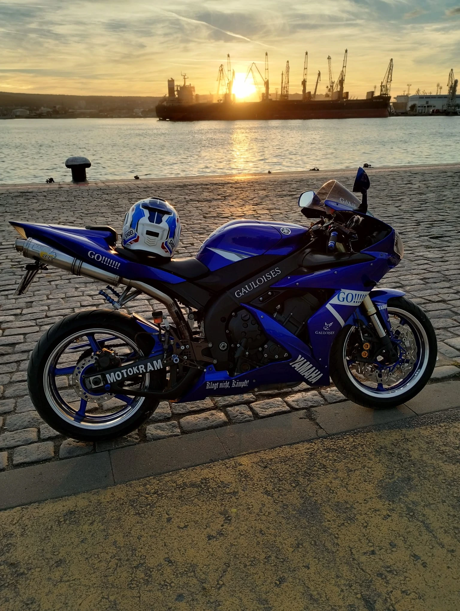 Yamaha YZF-R1 Leo Vince* Gauloises* Напълно Обслужен, снимка 8 - Мотоциклети и мототехника - 55610462