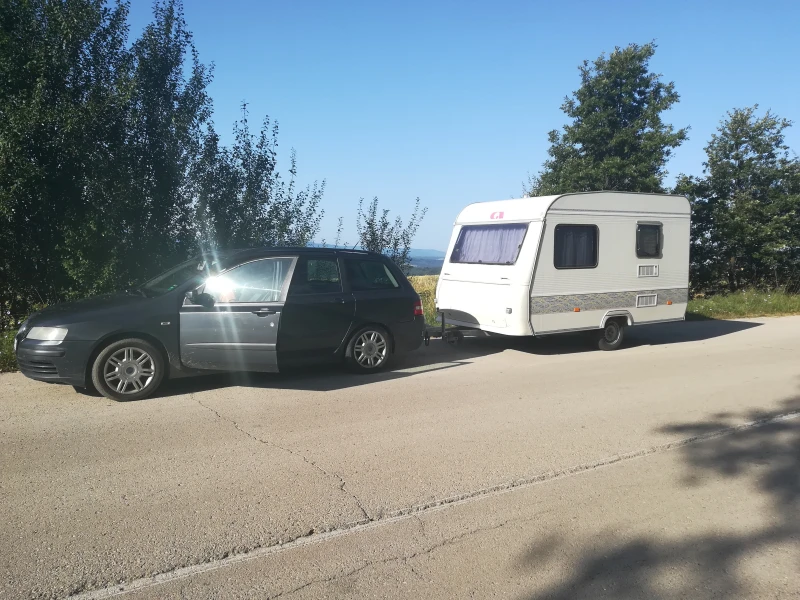 Каравана Adria 5001DD, снимка 2 - Каравани и кемпери - 53399196