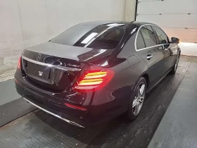 Mercedes-Benz E 300 * 4MATIC Sedan * ОБДУХВАНЕ * ПОДГРЕВ * ПАНОРАМА - 24290 € / 47507.11 лв. - 42620538 5