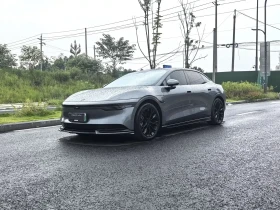 ������ Zeekr 7 GT