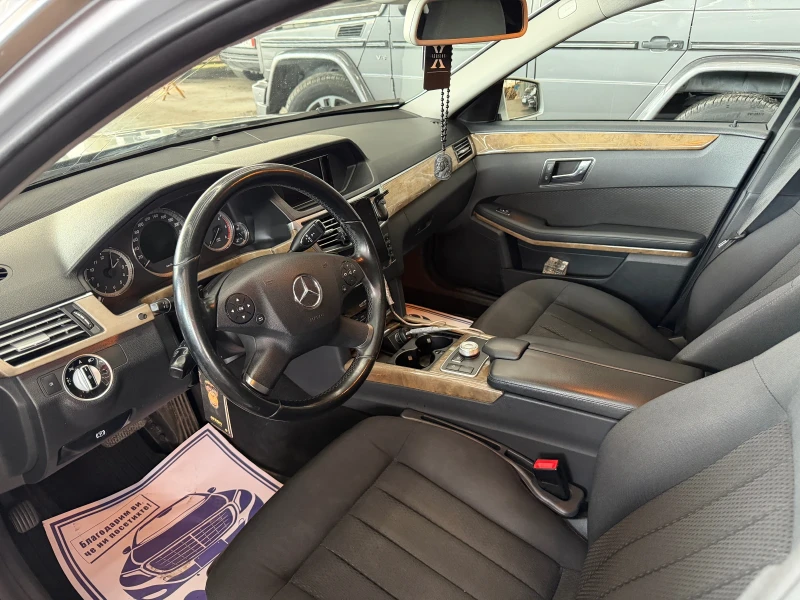 Mercedes-Benz E 350 4 MATIC, снимка 8 - Автомобили и джипове - 53391975