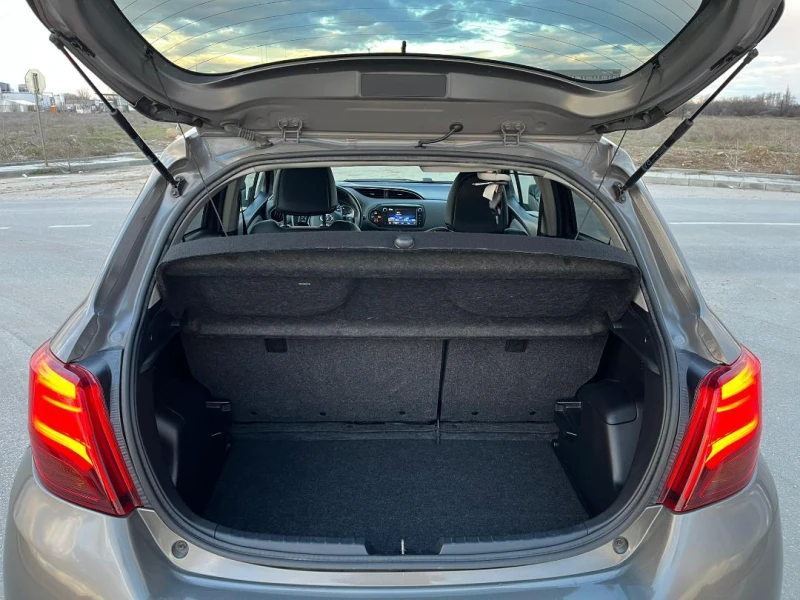 Toyota Yaris Hybrid - New Face - Style - ПЕРФЕКТНА, снимка 7 - Автомобили и джипове - 53395636