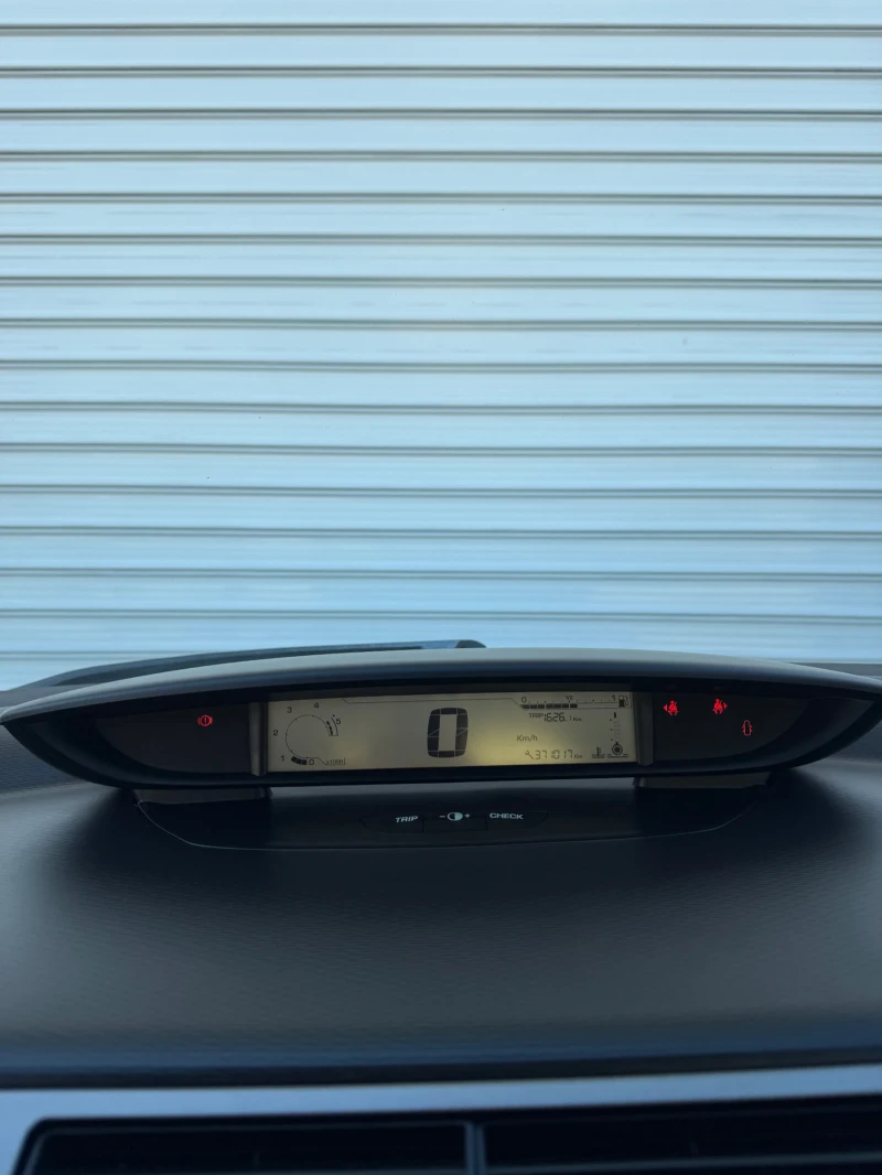 Citroen C4 1.6 HDI, снимка 8 - Автомобили и джипове - 53424487