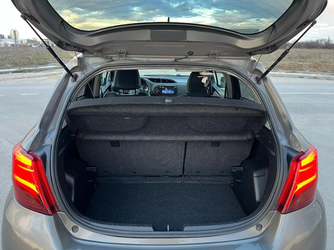 Toyota Yaris Hybrid - New Face - Style - ПЕРФЕКТНА - изображение 7