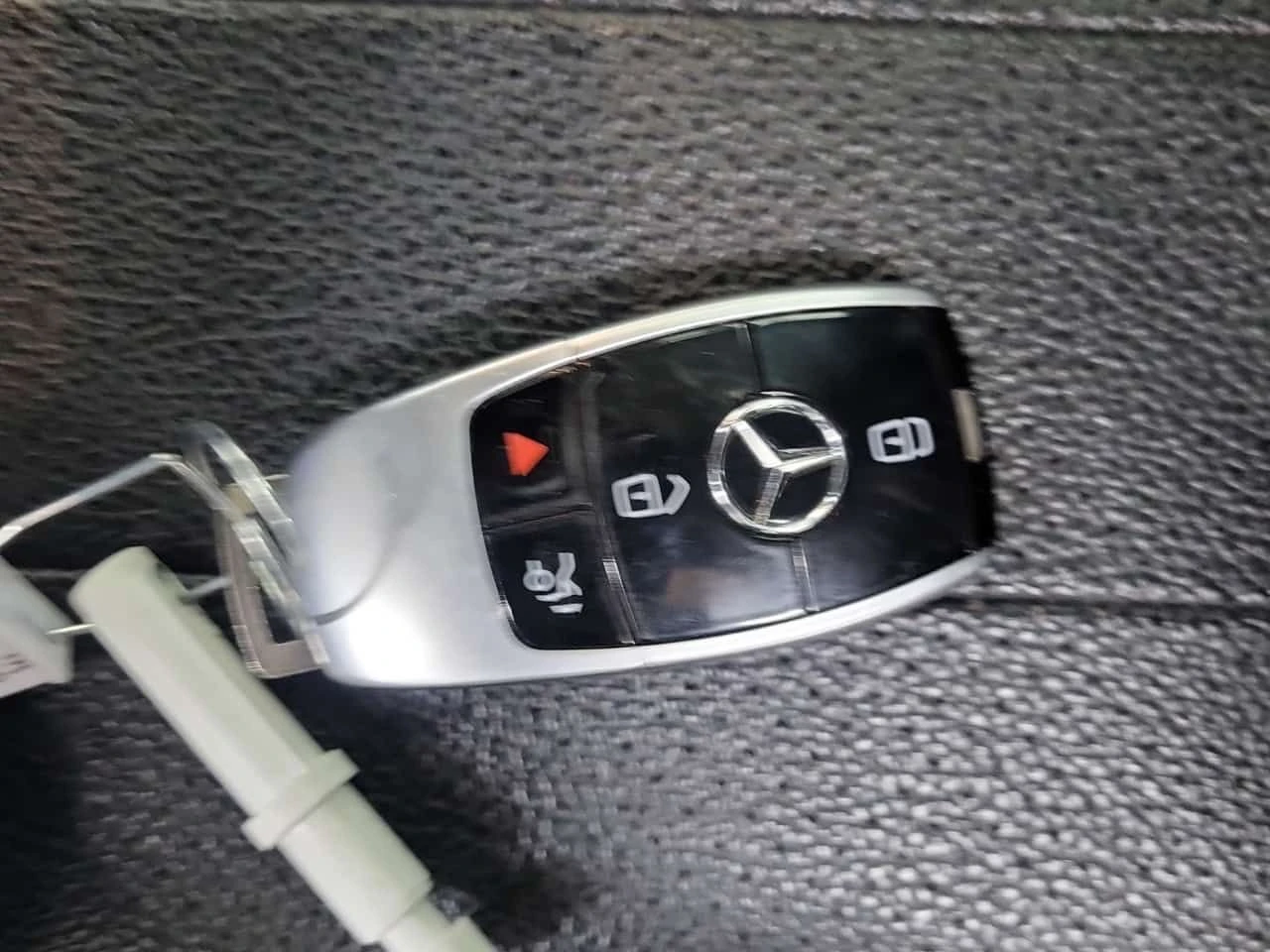 Mercedes-Benz E 300 * 4MATIC Sedan * ��������� * ������� * �������� | Mobile.bg � ����������� 12