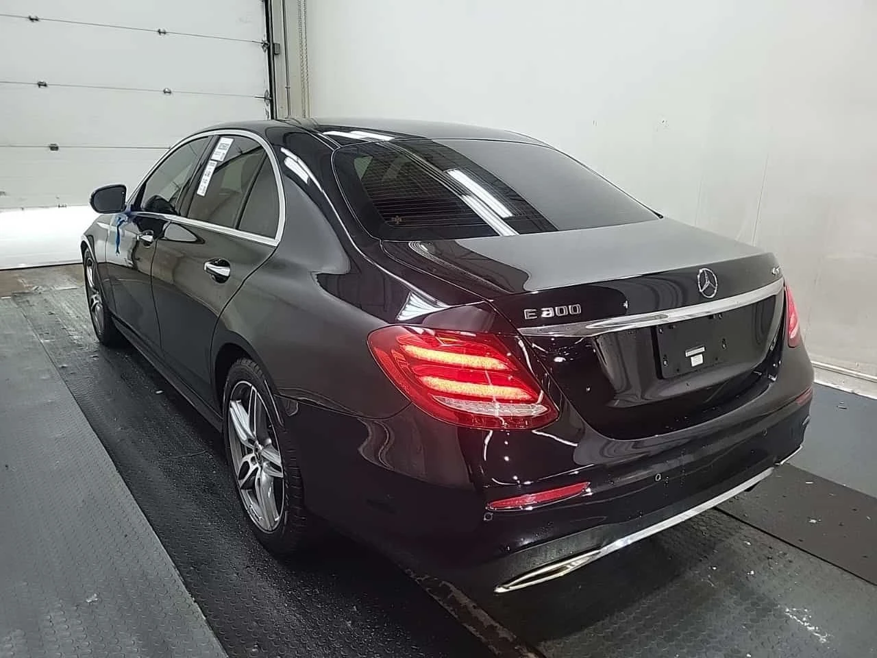 Mercedes-Benz E 300 * 4MATIC Sedan * ОБДУХВАНЕ * ПОДГРЕВ * ПАНОРАМА - изображение 3