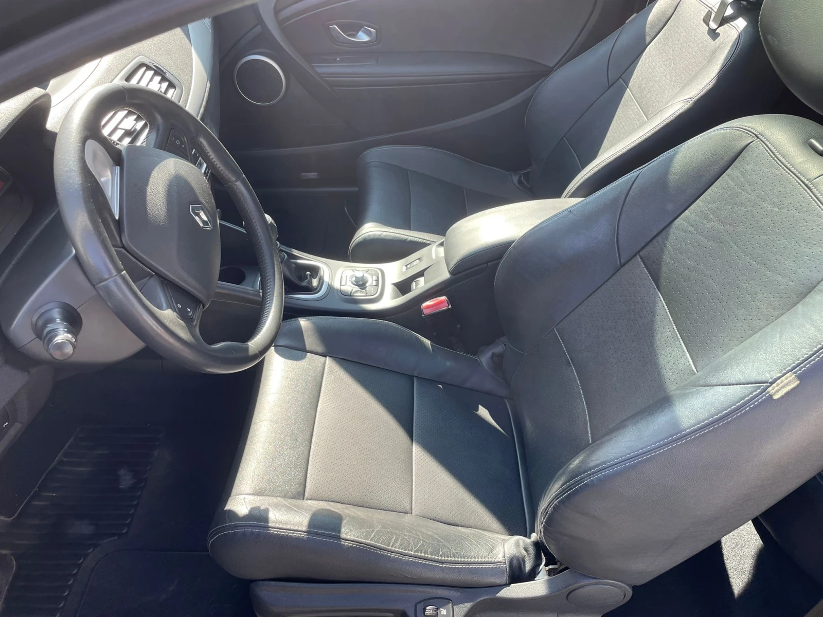 Renault Megane 2.0i 16V Turbo, снимка 9 - Автомобили и джипове - 53832581