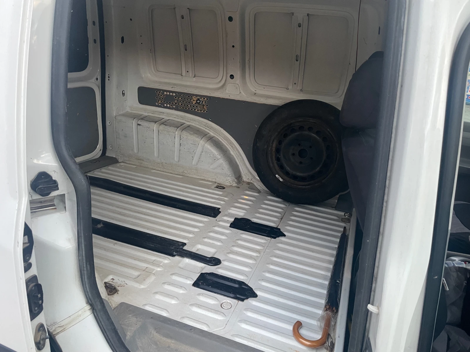 VW Caddy 2.0 GNG-EKOFUEL , снимка 13 - Автомобили и джипове - 53966887