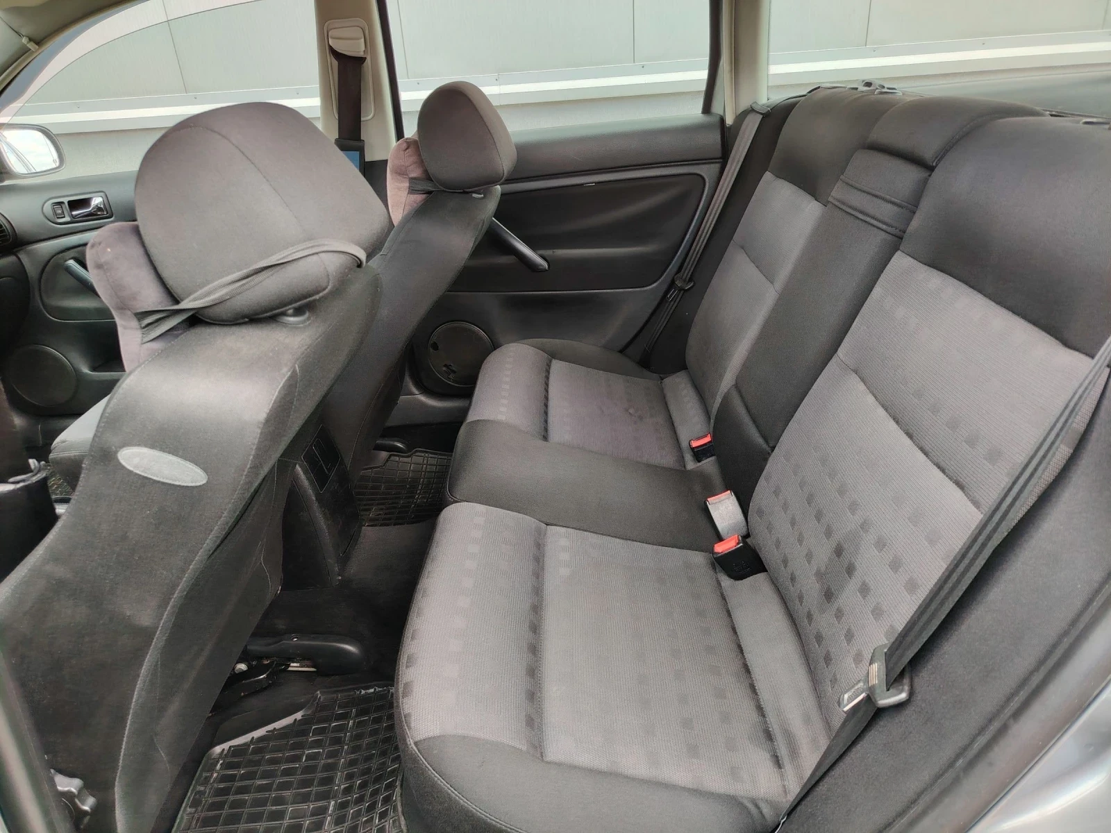 VW Passat 1.8T ГАЗ-ИНЖ!, снимка 10 - Автомобили и джипове - 54050425