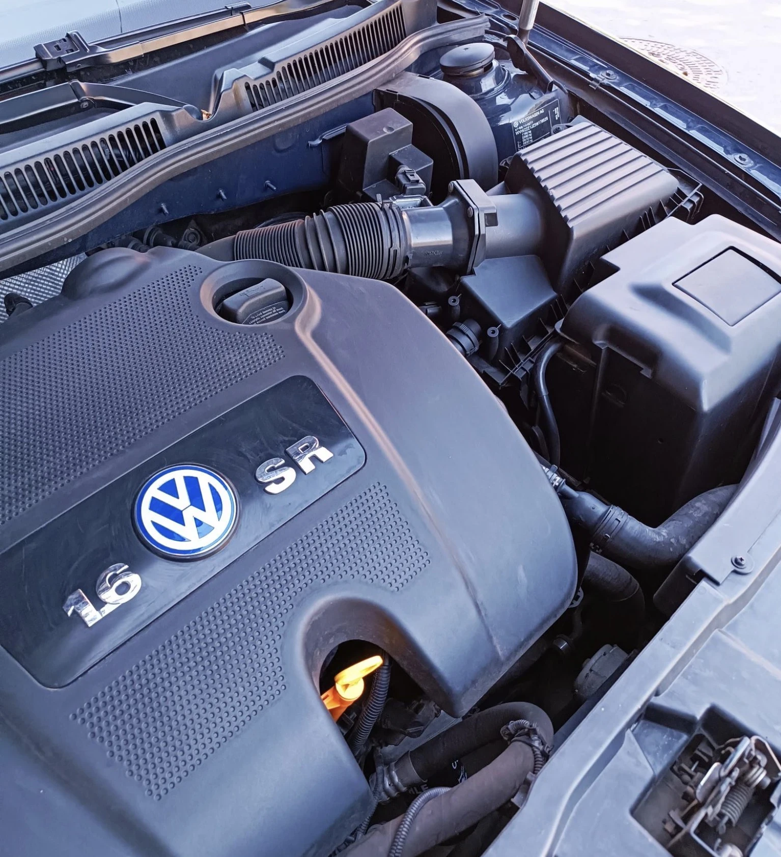 VW Bora, снимка 8 - Автомобили и джипове - 54193576