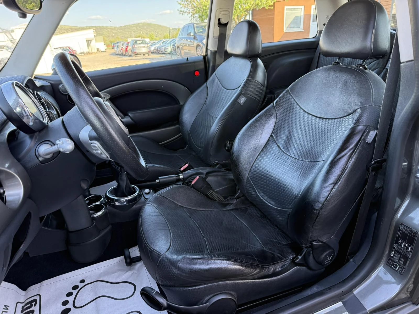 Mini One 1.4D-4D КОЖА 90кс 6ск, снимка 8 - Автомобили и джипове - 54299506