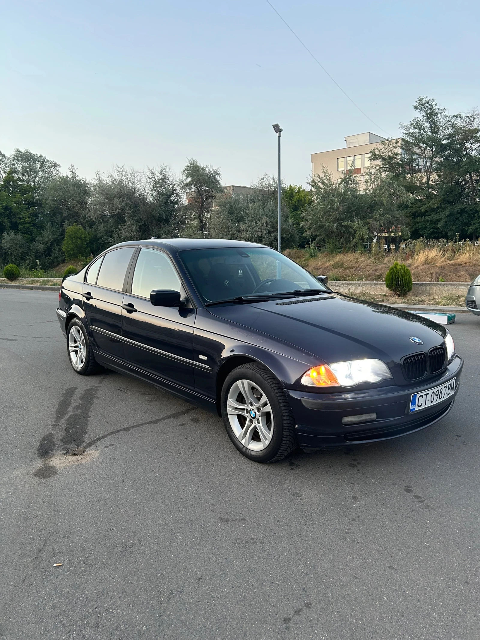 BMW 318 LPG, снимка 8 - Автомобили и джипове - 54623146