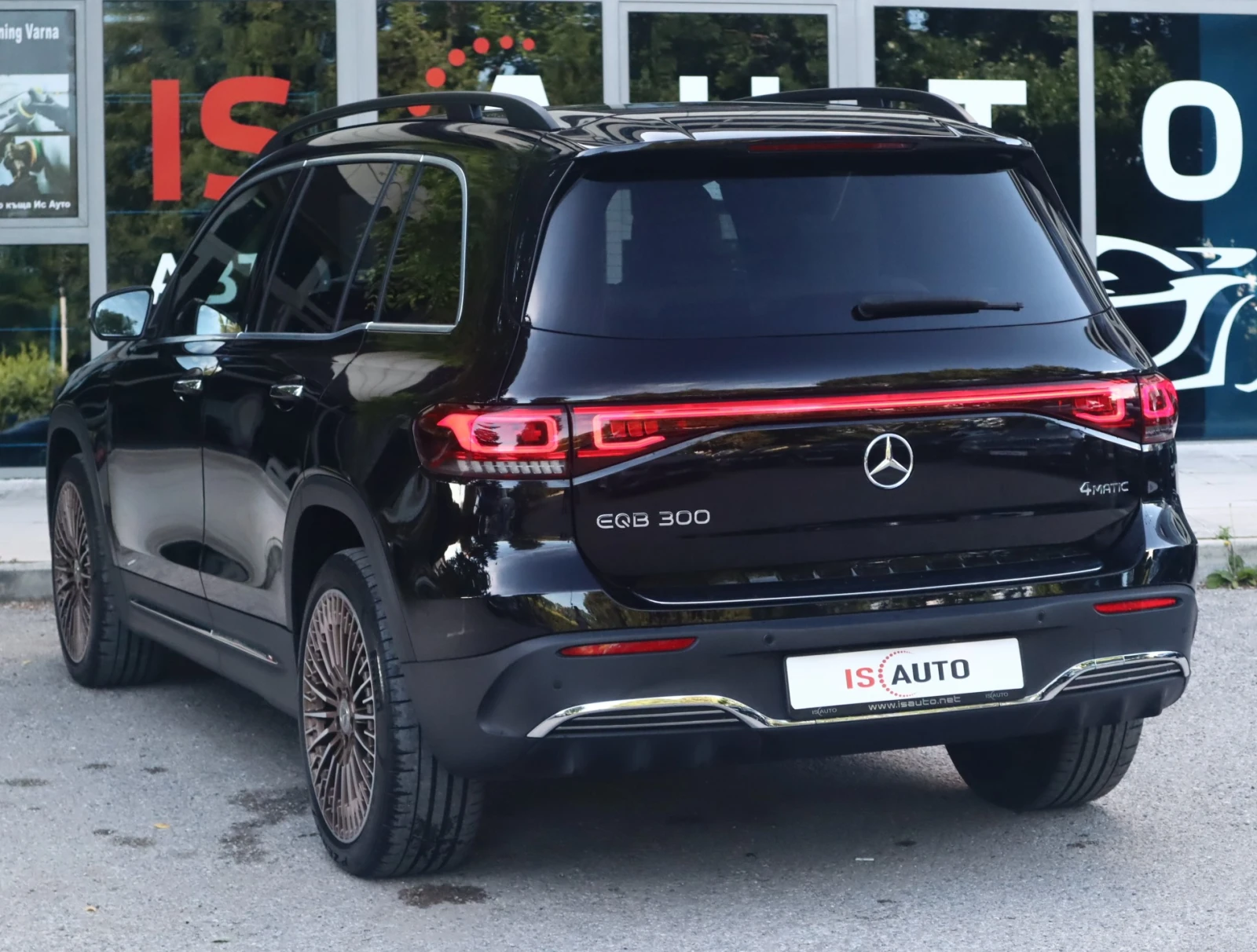 Mercedes-Benz EQB 300/4Matic/AMG/Edition/Ambient/MBUX/Камера 360, снимка 4 - Автомобили и джипове - 54839938