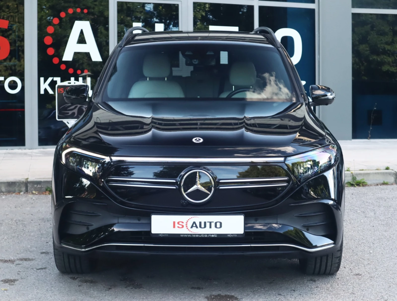 Mercedes-Benz EQB 300/4Matic/AMG/Edition/Ambient/MBUX/Камера 360, снимка 2 - Автомобили и джипове - 54839938