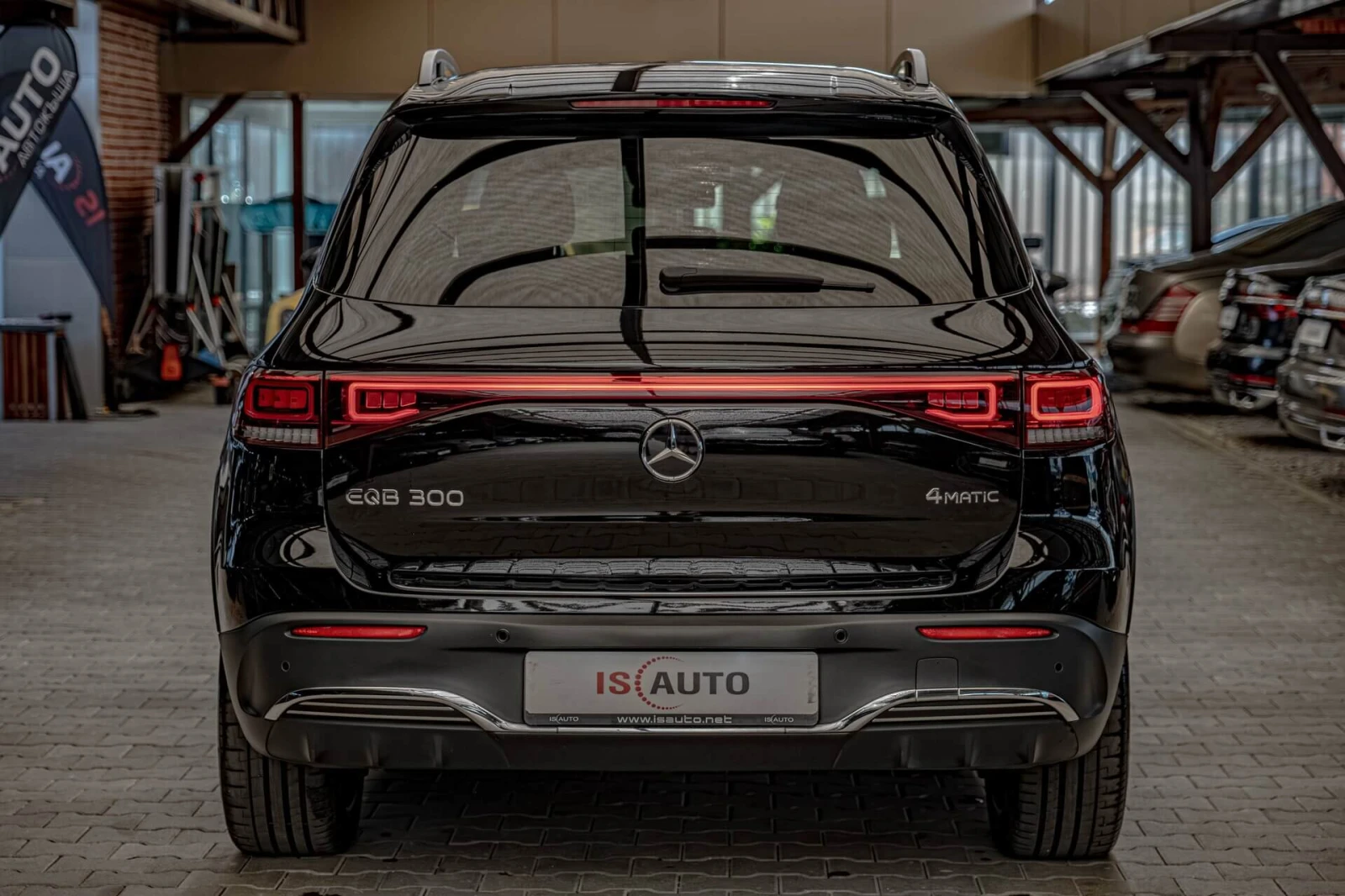 Mercedes-Benz EQB 300/4Matic/AMG/Edition/Ambient/MBUX/Камера 360, снимка 4 - Автомобили и джипове - 54839938