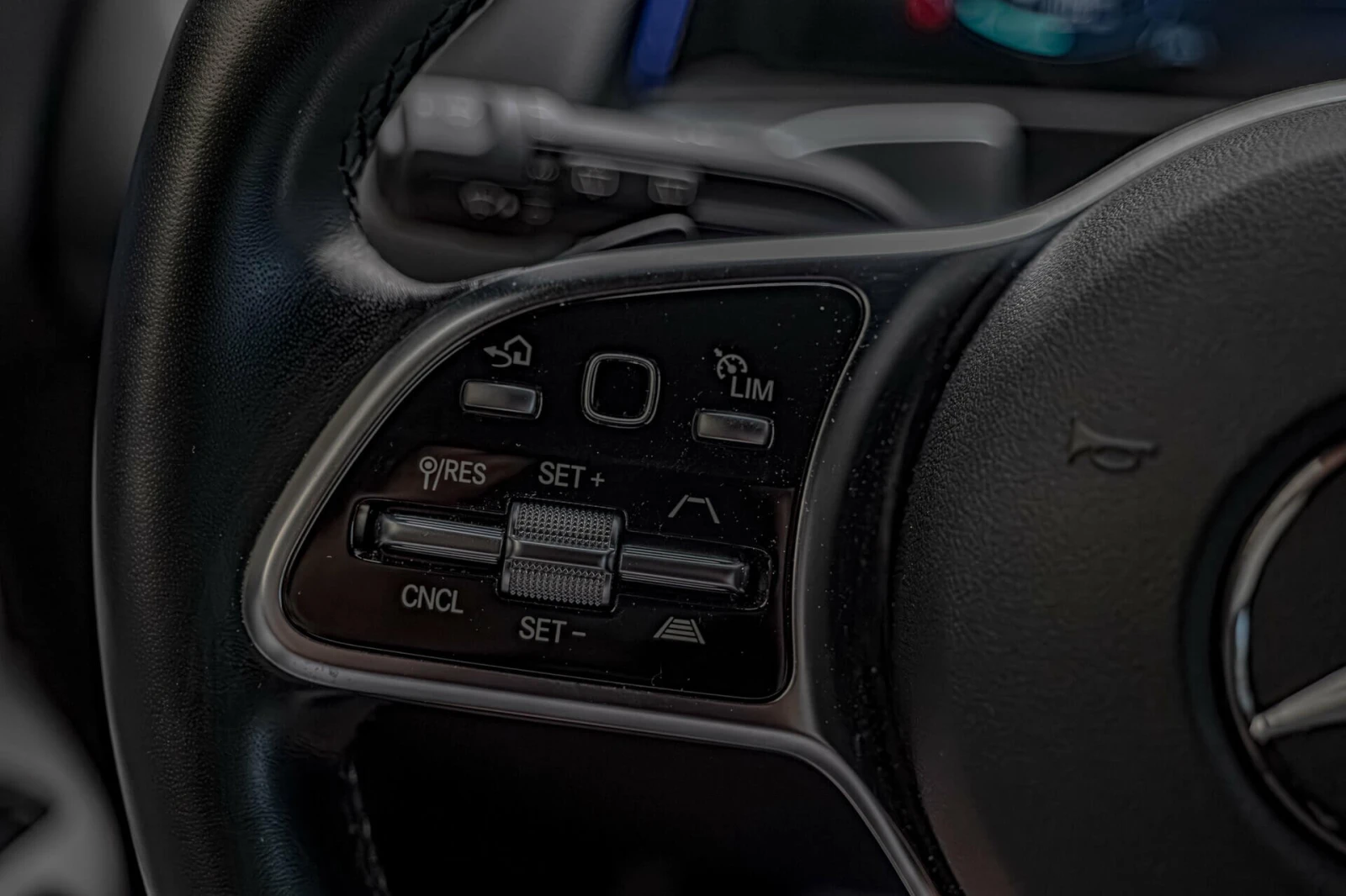 Mercedes-Benz EQB 300/4Matic/AMG/Edition/Ambient/MBUX/Камера 360, снимка 14 - Автомобили и джипове - 54839938