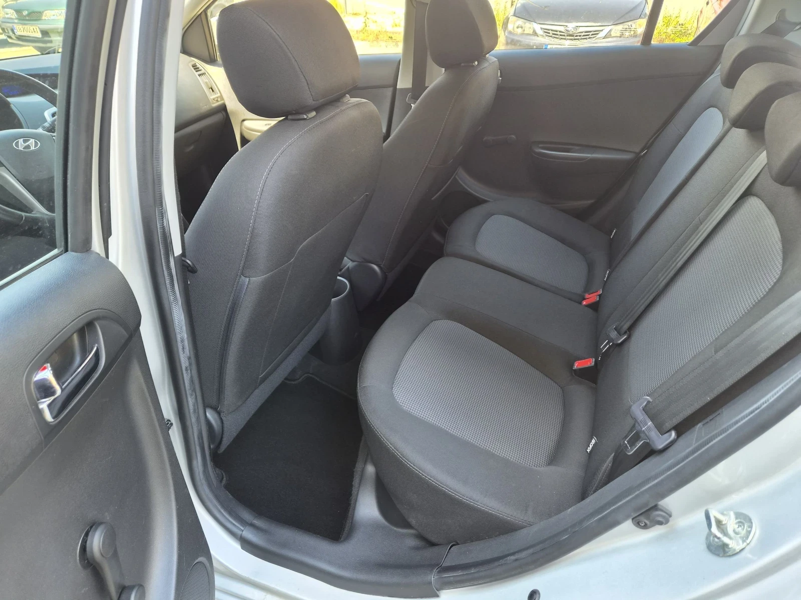 Hyundai I20 1.25 80к.с, снимка 13 - Автомобили и джипове - 55101165