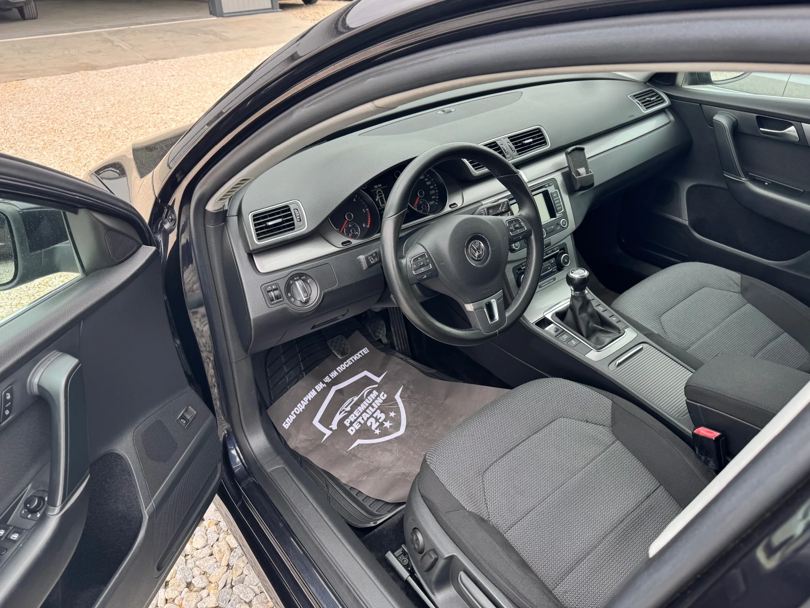 VW Passat 2.0 TDi 140ps  ОБСЛУЖЕНА, снимка 7 - Автомобили и джипове - 55504182