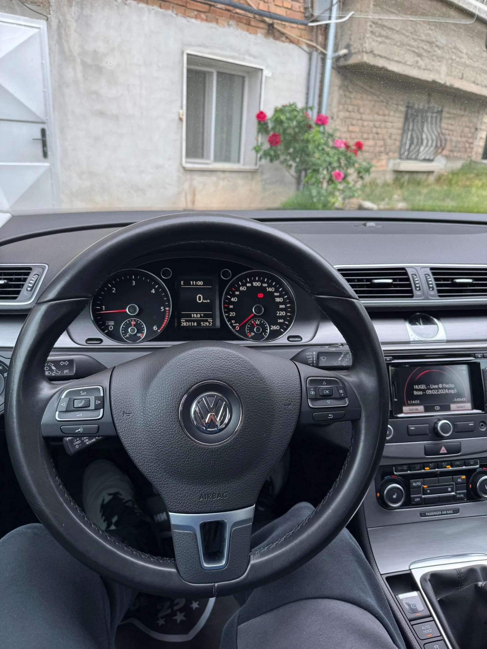 VW Passat 2.0 TDi 140ps  ОБСЛУЖЕНА, снимка 6 - Автомобили и джипове - 55504182