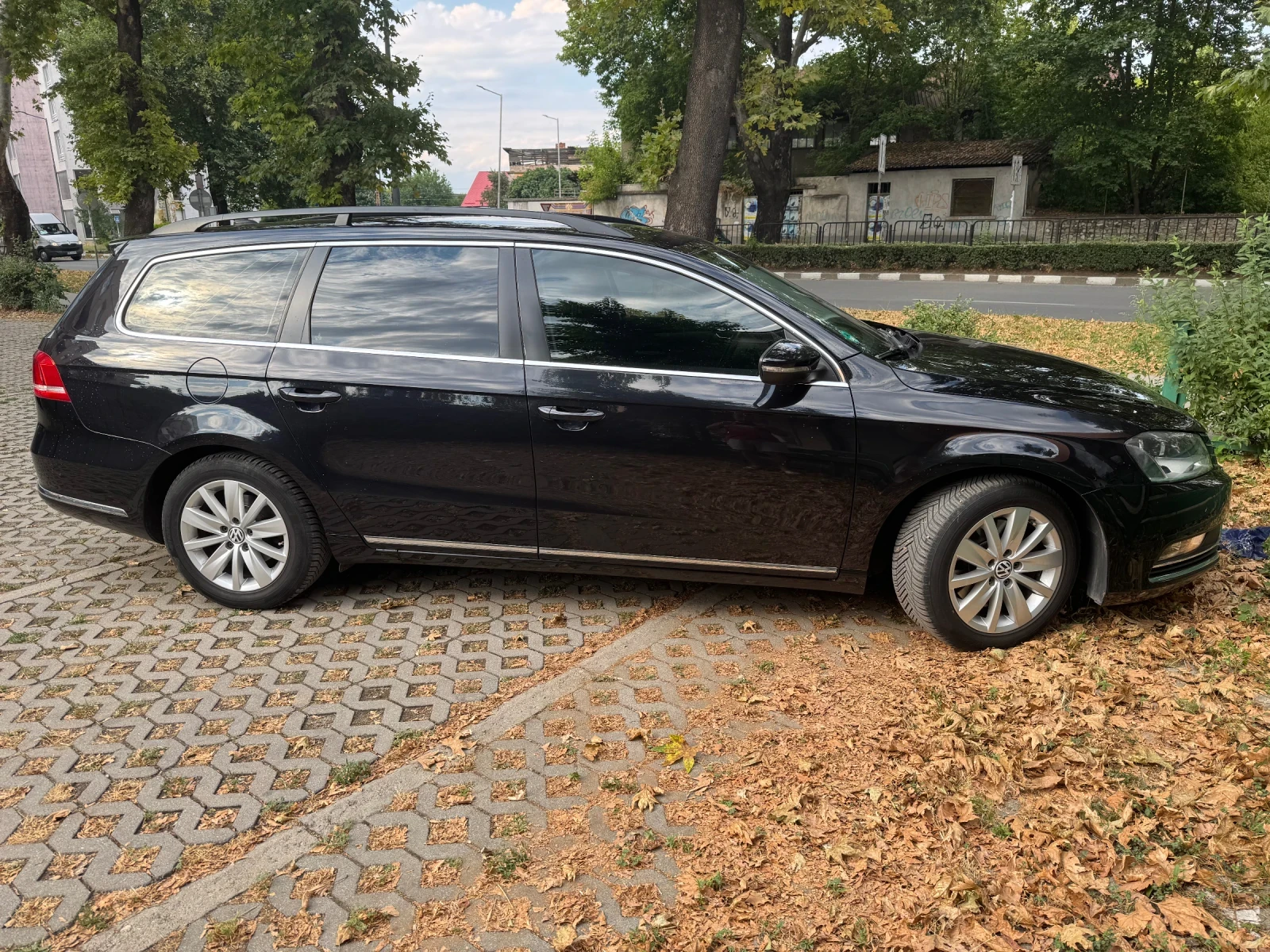 VW Passat 2.0 TDi 140ps  ОБСЛУЖЕНА, снимка 3 - Автомобили и джипове - 55504182
