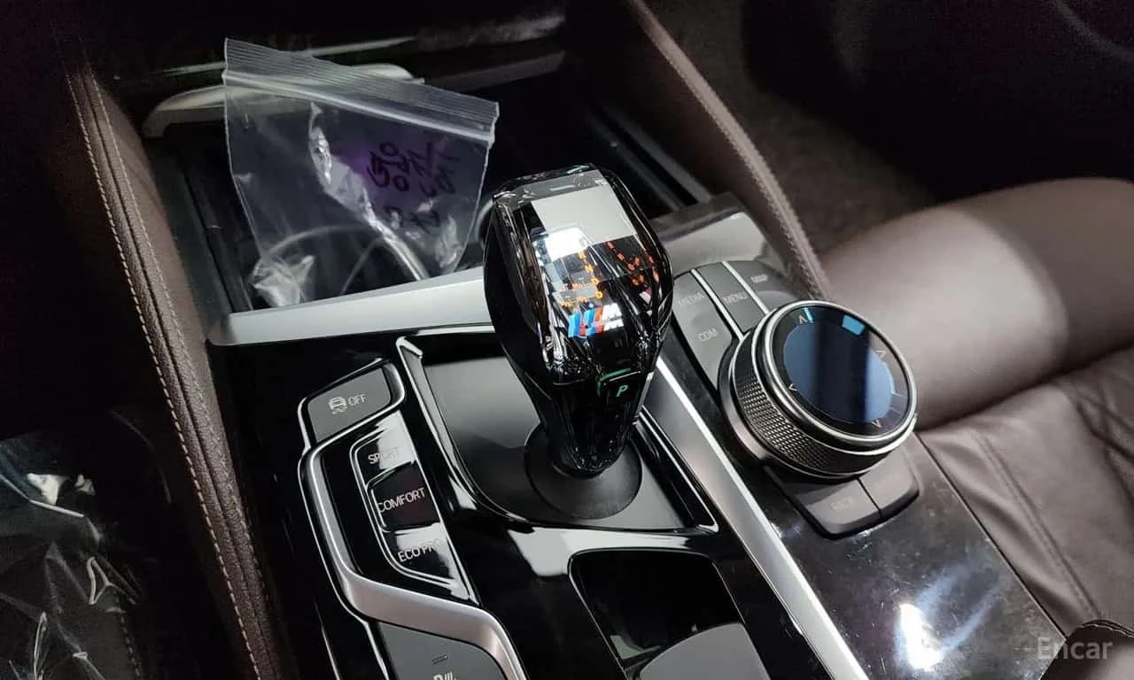 BMW 540 xDrive / 360 / HUD / Bowers & Wilkins / Обдухване , снимка 9 - Автомобили и джипове - 55770000