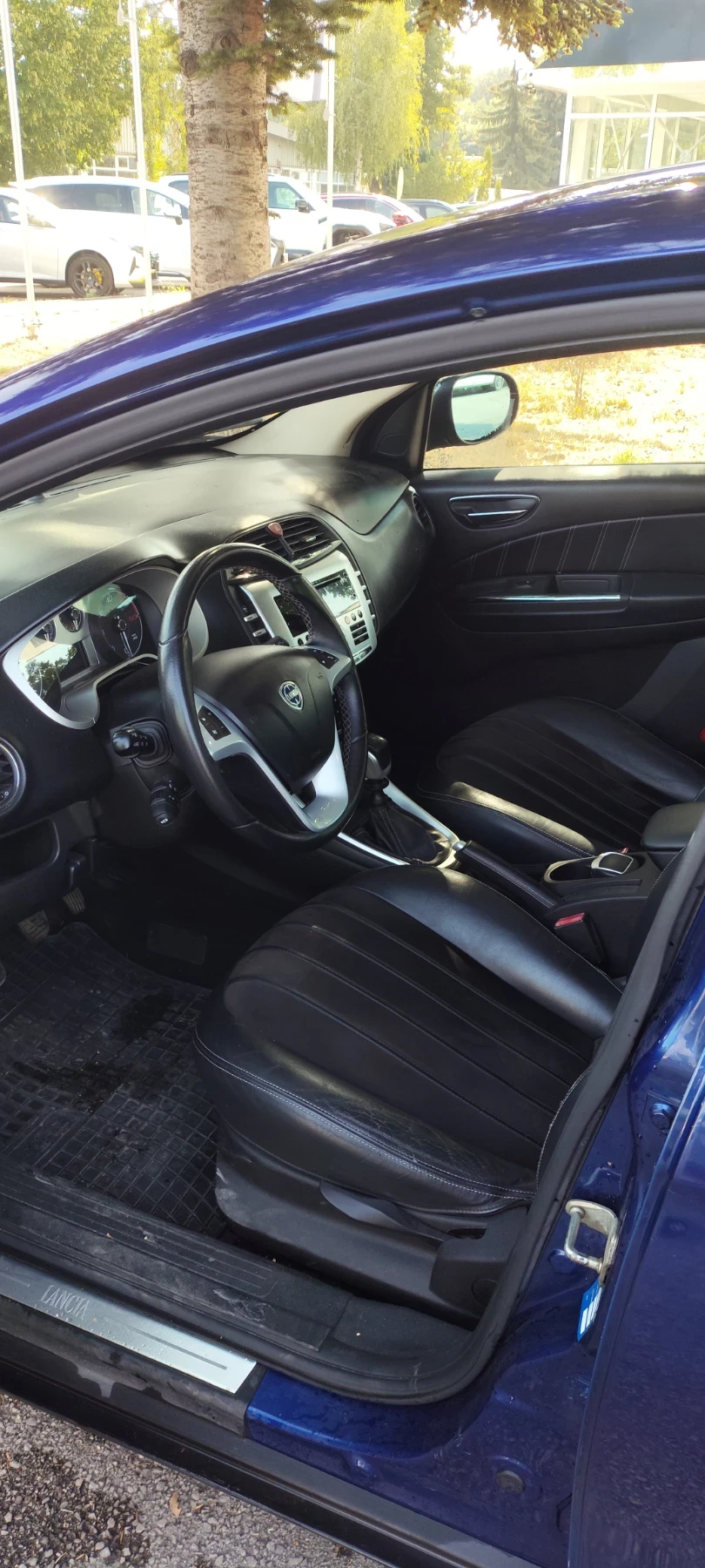 Lancia Delta 1.6 Multijet, снимка 8 - Автомобили и джипове - 55873527