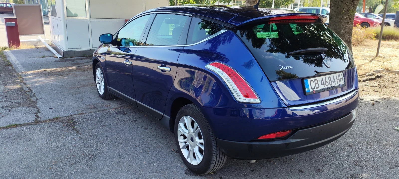Lancia Delta 1.6 Multijet, снимка 4 - Автомобили и джипове - 55873527