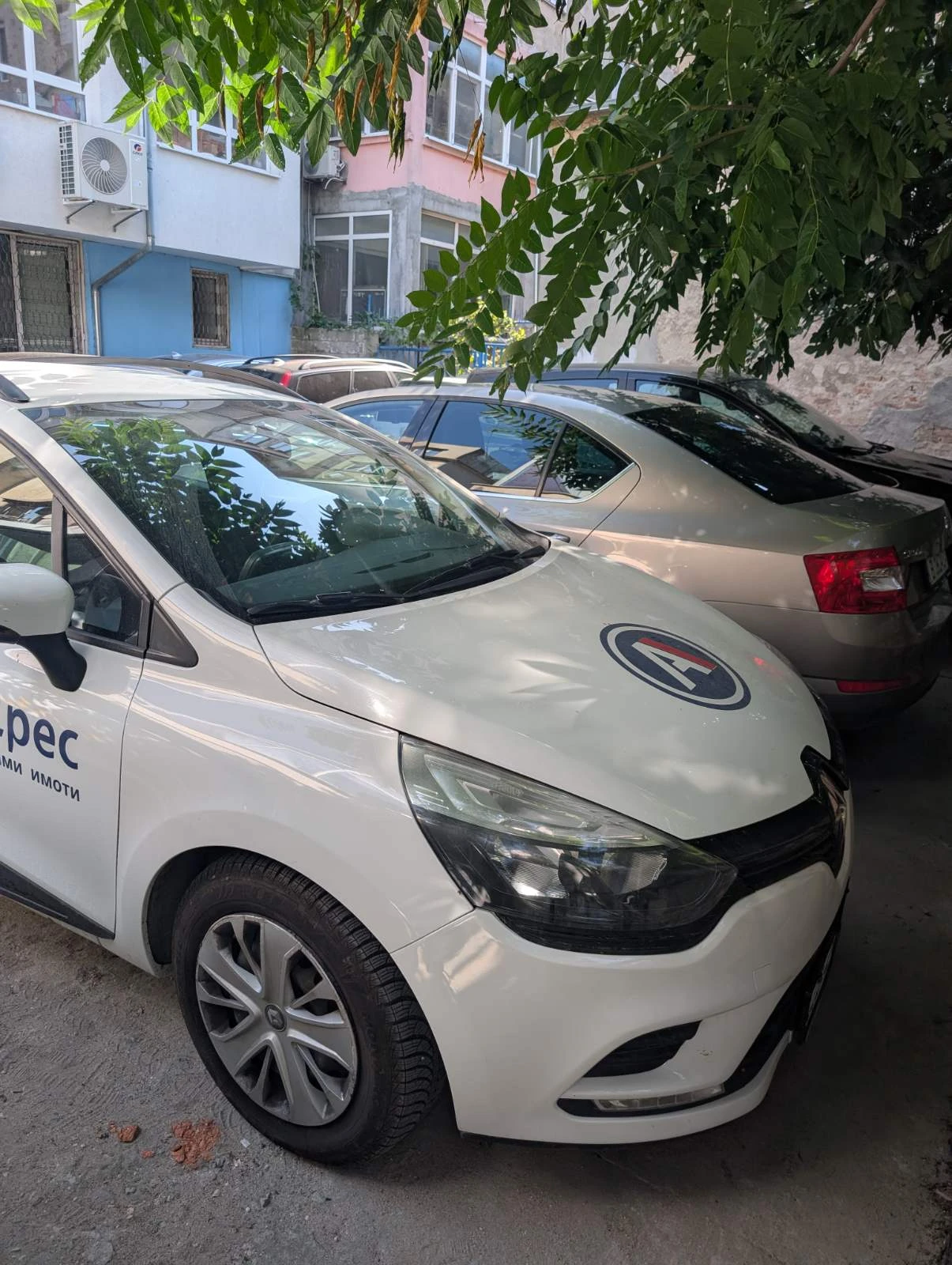 Renault Clio, снимка 2 - Автомобили и джипове - 56477652