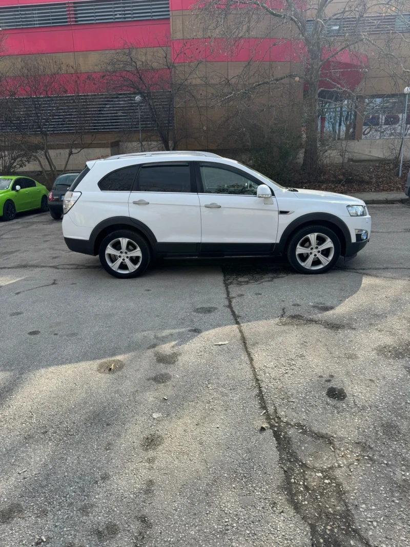 Chevrolet Captiva 2.2, снимка 13 - Автомобили и джипове - 48884857