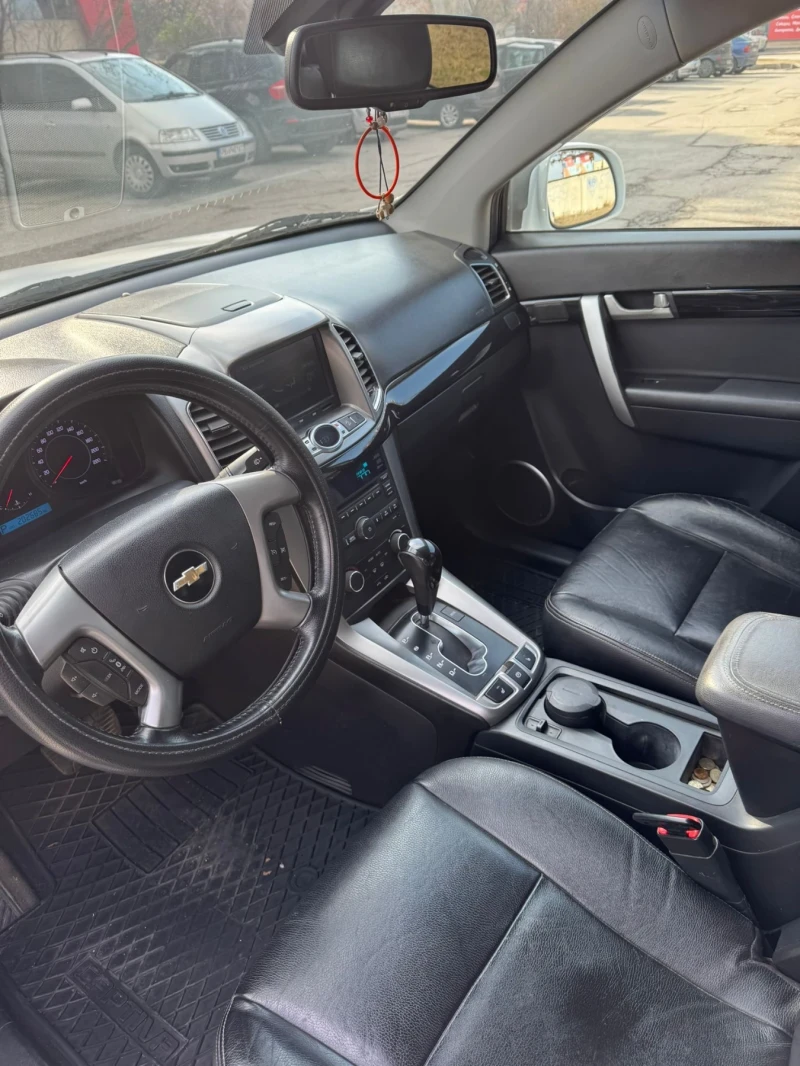 Chevrolet Captiva 2.2, снимка 8 - Автомобили и джипове - 48884857