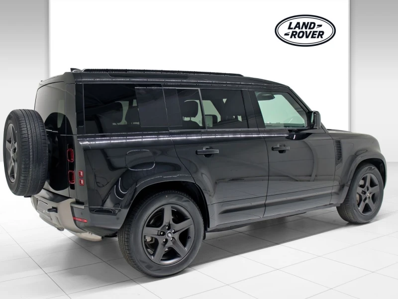 Land Rover Defender 110 D300 X-Dynamic SE, снимка 2 - Автомобили и джипове - 52292352