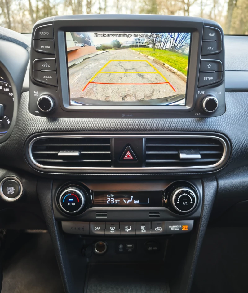 Hyundai Kona 1.6 CRDI, снимка 15 - Автомобили и джипове - 53024380