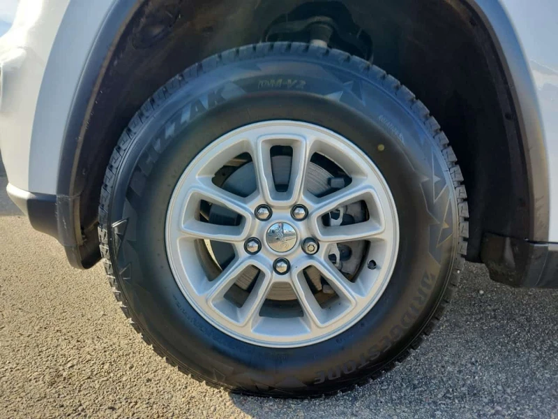 Jeep Grand cherokee LAREDO / ДВА КЛЮЧА / ОТ ПРЕДСТАВИТЕЛСТВО, снимка 6 - Автомобили и джипове - 53506657