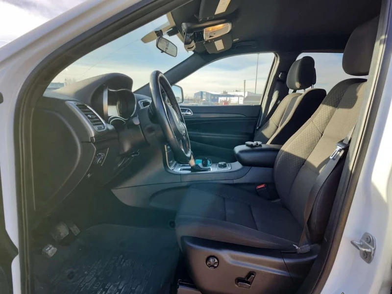 Jeep Grand cherokee LAREDO / ДВА КЛЮЧА / ОТ ПРЕДСТАВИТЕЛСТВО, снимка 7 - Автомобили и джипове - 53506657