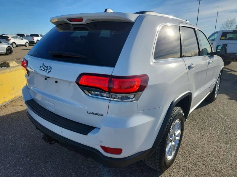 Jeep Grand cherokee LAREDO / ДВА КЛЮЧА / ОТ ПРЕДСТАВИТЕЛСТВО, снимка 3 - Автомобили и джипове - 53506657