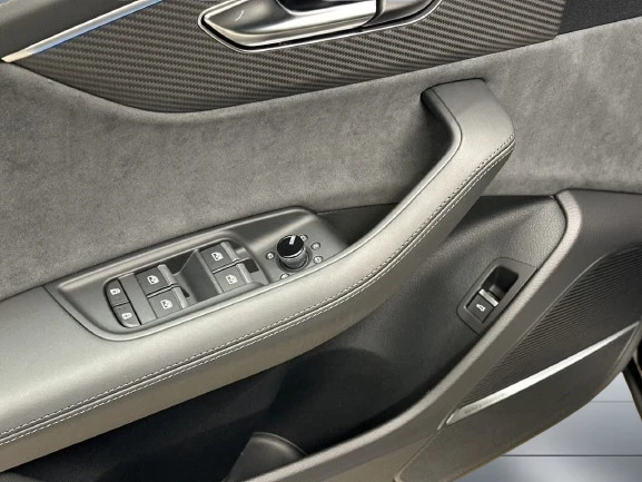 Audi RSQ8 Performance = Black Optic Plus = Гаранция, снимка 5 - Автомобили и джипове - 55034690