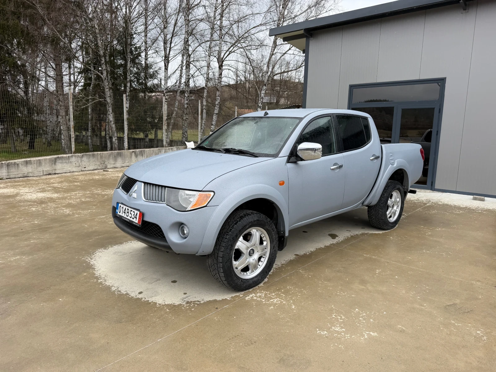 Mitsubishi L200 2.5  136