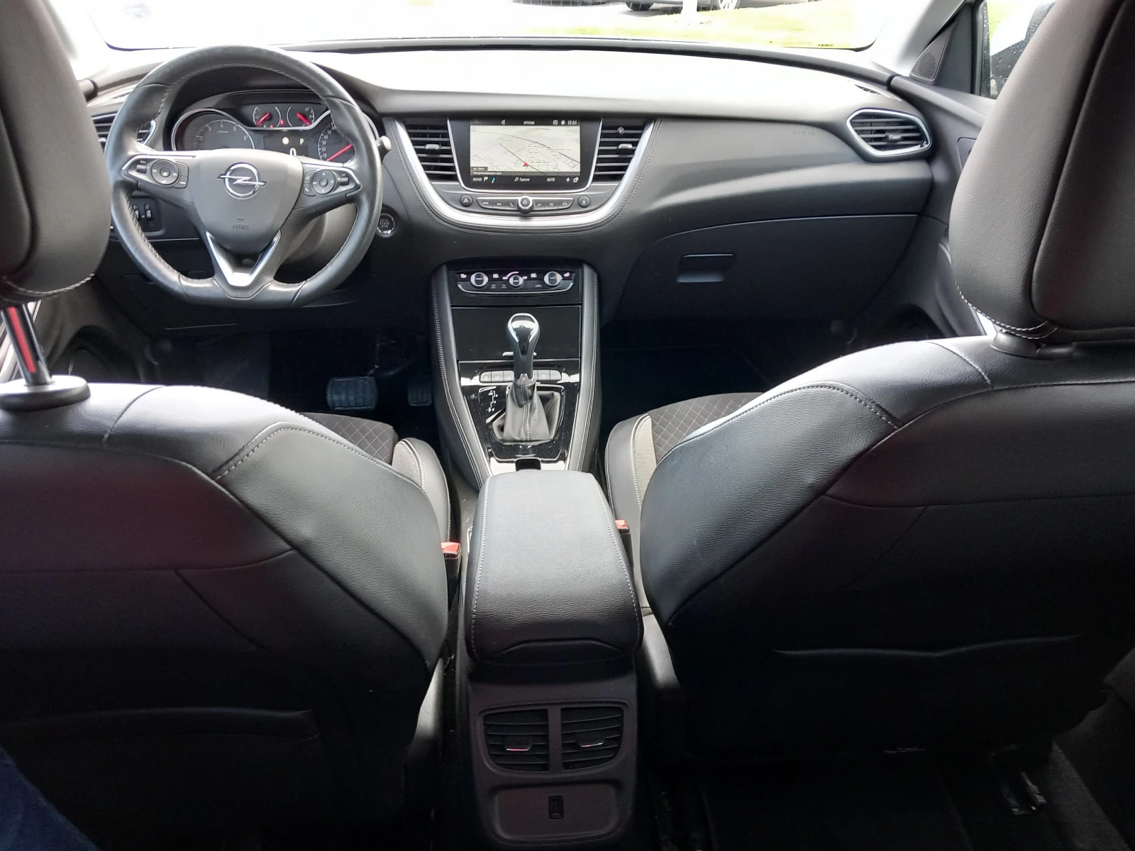 Opel Grandland 1.2i Automatic/ Гаранция, снимка 9 - Автомобили и джипове - 54363917
