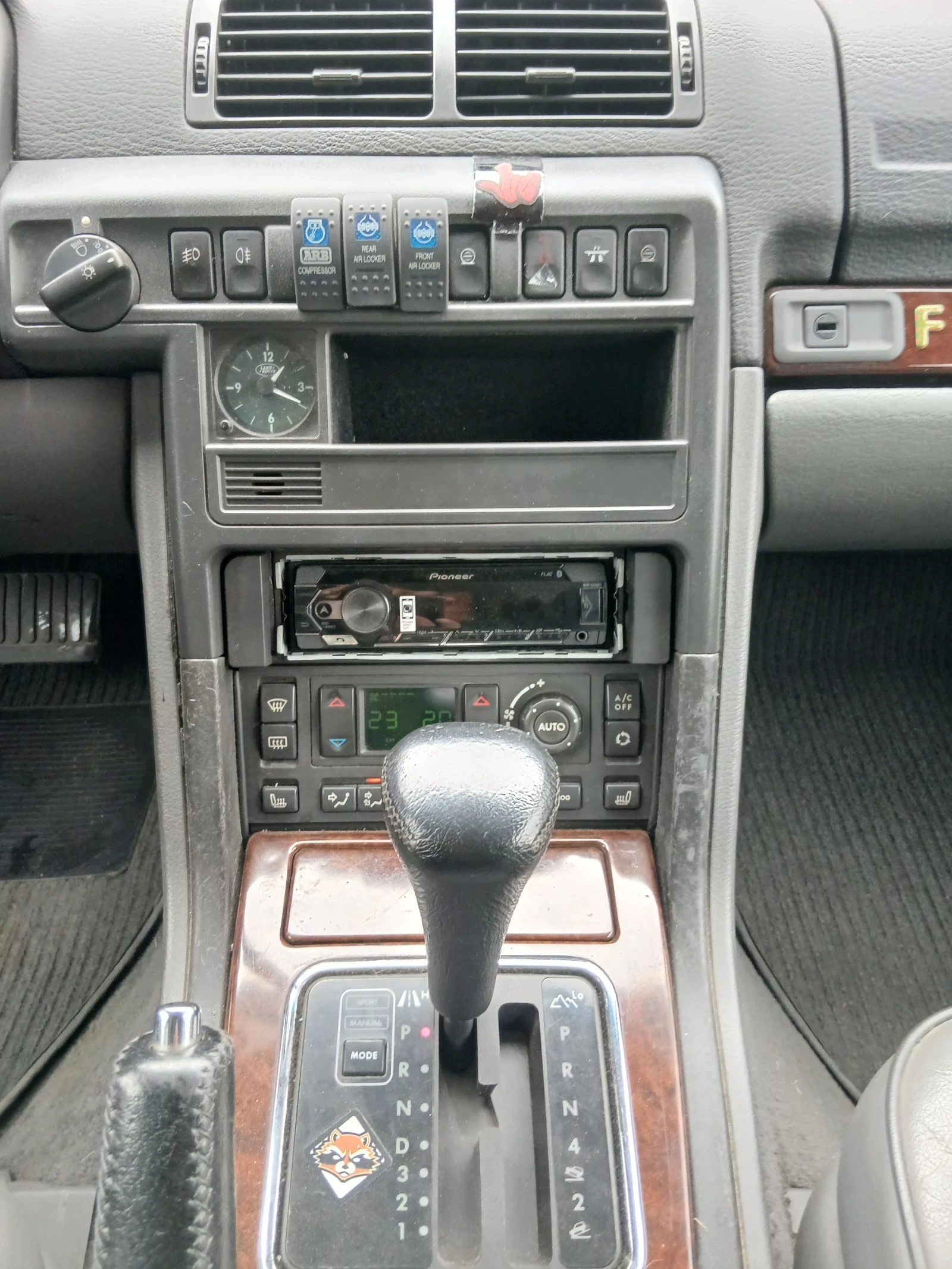 Land Rover Range rover 2.5 DSE, снимка 11 - Автомобили и джипове - 56494944