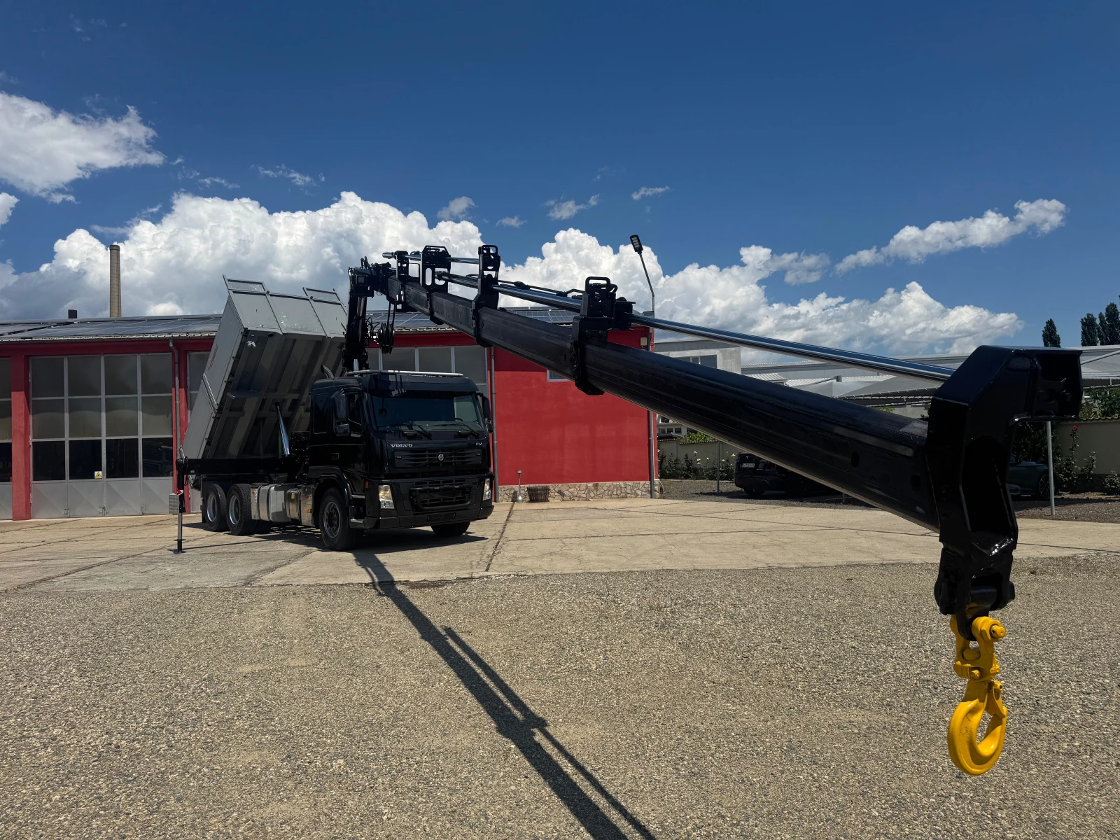 Volvo Fm 440 6X2 самосвал + HIAB 211 EP-5 HIDUO, снимка 11 - Камиони - 54919445