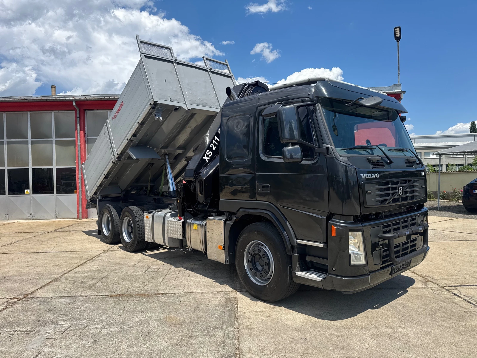 Volvo Fm 440 6X2 самосвал + HIAB 211 EP-5 HIDUO, снимка 4 - Камиони - 54919445
