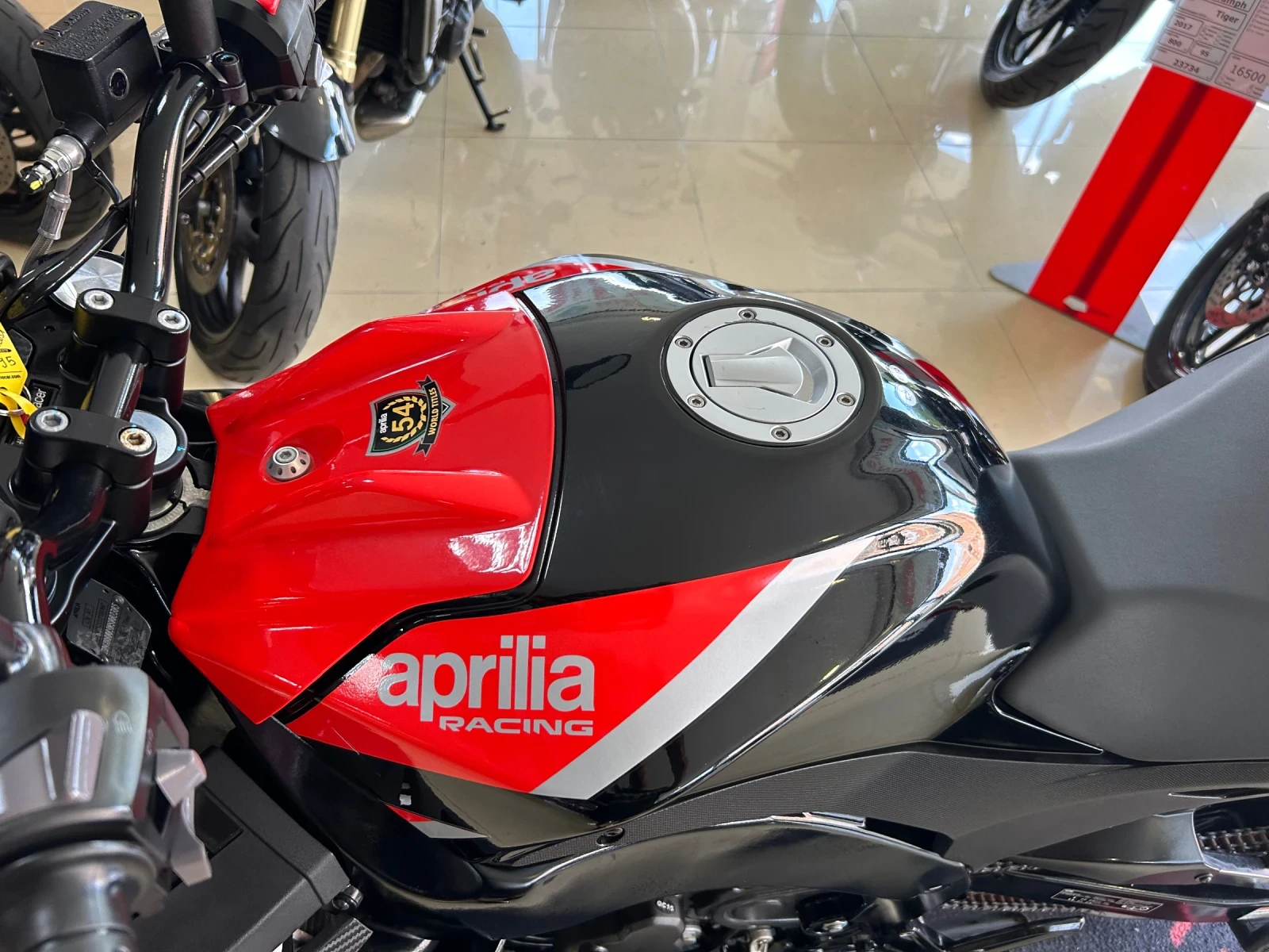 Aprilia Tuono TUONO 125 - изображение 9