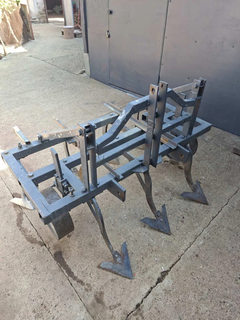 Култиватор Друга марка Чизел, снимка 2 - Селскостопанска техника - 51772375