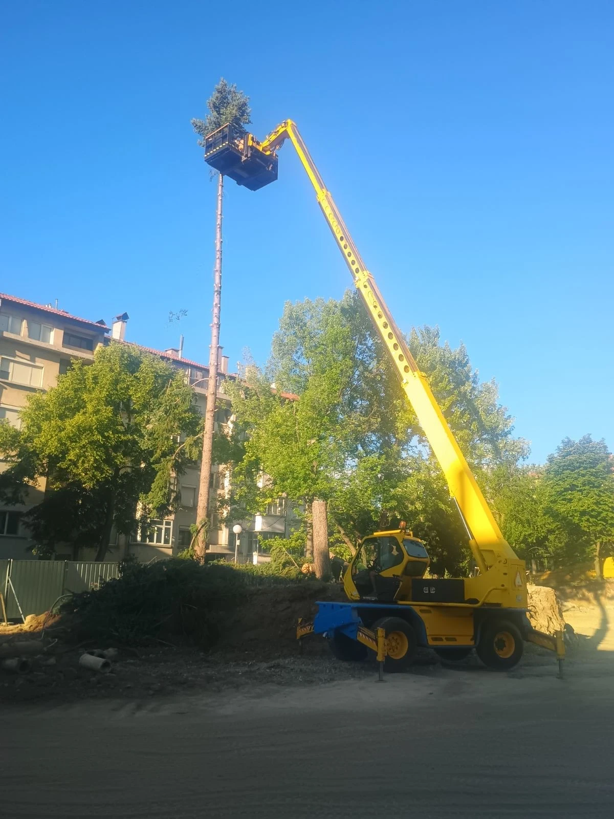 ������������ �������� Merlo 45.21 MERLO | Mobile.bg � ����������� 12