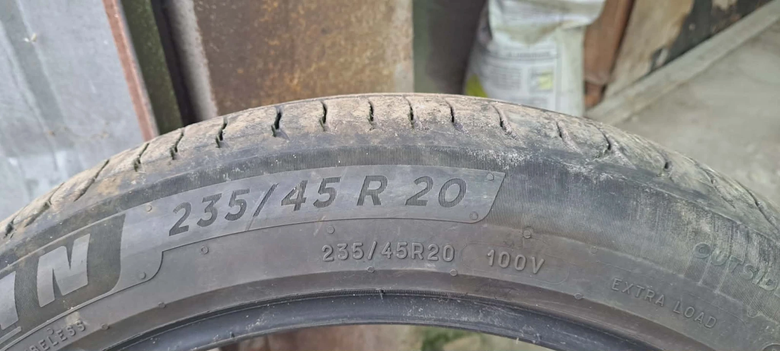 Гуми Летни 235/45R20, снимка 4 - Гуми и джанти - 54372304
